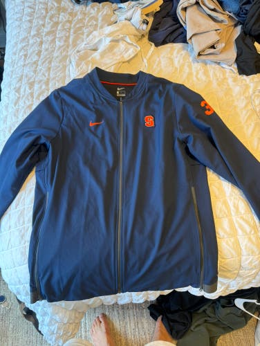 Syracuse men’s team issued Large Nike Jacket