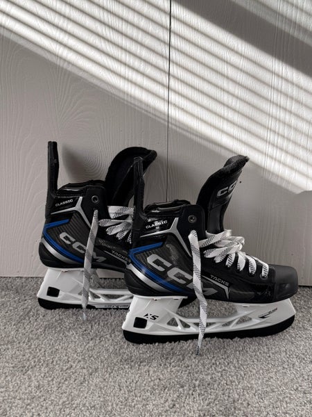 CCM Tacks Hockey Skates Extra Wide Width Size 4.5 (Used)