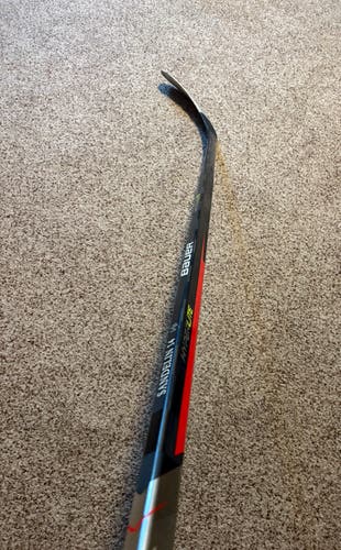 Senior Bauer Vapor Hyperlite Right Handed Hockey Stick P92 87 Flex Pro Stock (Used)