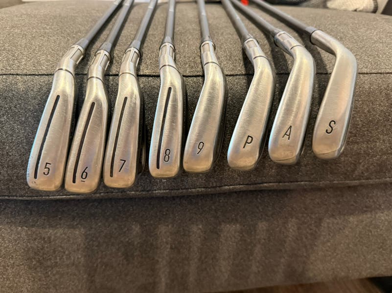 Taylormade SIM2 Max Iron Set | SidelineSwap | Buy and Sell on 