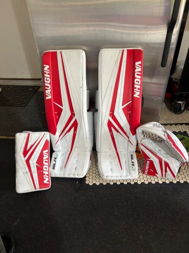 30" 2025 Vaughn SLR4 Regular Goalie Full Set (Used)