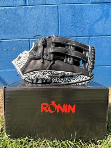 Ronin Elephant RHT Outfield Baseball Glove 13" (New)