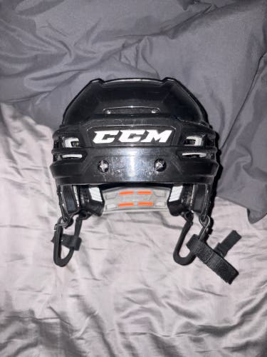 Medium CCM Tacks 910 Helmet (Used) needs new screws