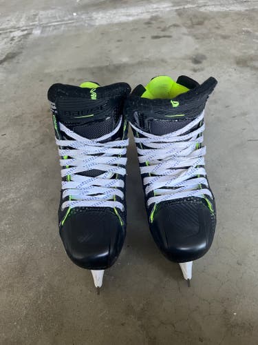2025 Bauer Elite Hockey Goalie Skates Regular Width Size 5 (Used)