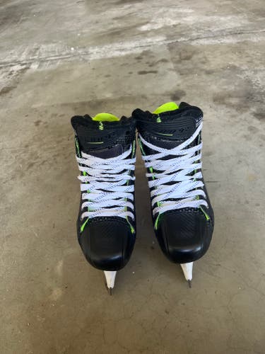 Bauer Elite Hockey Goalie Skates Size 4.5
