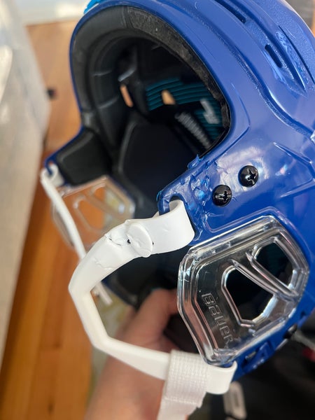 Small Bauer Re-Akt 90 Helmet (New)