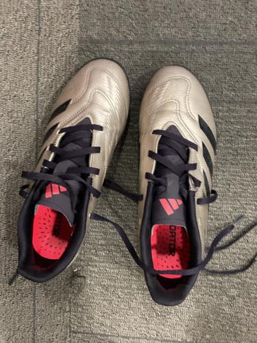 Used Adidas Soccer Turf Shoes Grey Senior 6.5 11614-S000240133