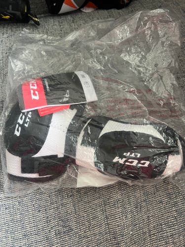 Youth Medium CCM LTP Elbow Pads (New)