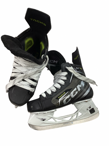 Used CCM XF70 TACKS Junior Hockey Skate Junior 02 11613-S000185901