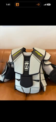Medium Warrior Ritual RX3 E Goalie Chest Protector (Used)