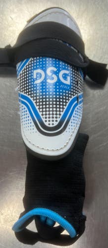 Used Dsg Soccer Shin Guards Youth None SM 11497-S000159503