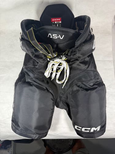Excellent Condition - Black Junior Medium CCM Tacks AS-V Hockey Pants (Used Once)