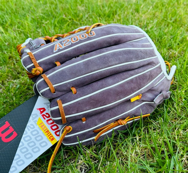 2025 Wilson A2000 fastpitch Glove 12.5" (New)