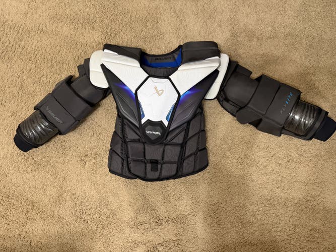Medium 2025 Bauer Vapor Flylite Goalie Chest Protector (Used)