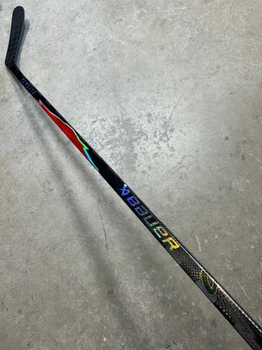 82 Flex Custom P28 Senior Bauer Flylite Right Hand Hockey Stick Pro Stock (New)