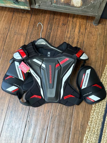 New Warrior Fatboy shoulder Pads Adult Medium