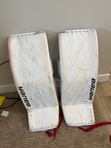 XS Bauer Vapor Hyperlite 2 Goalie Leg Pads (Used)