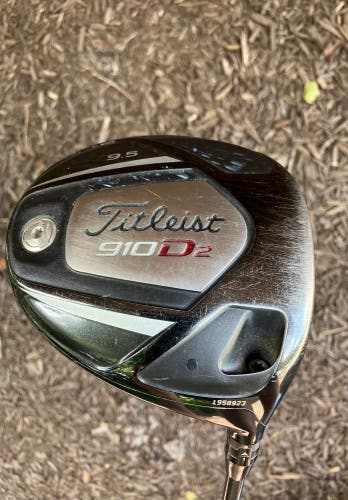 Titleist 910 D2 Driver Right Handed Stiff Flex 9.5 Loft (Used)