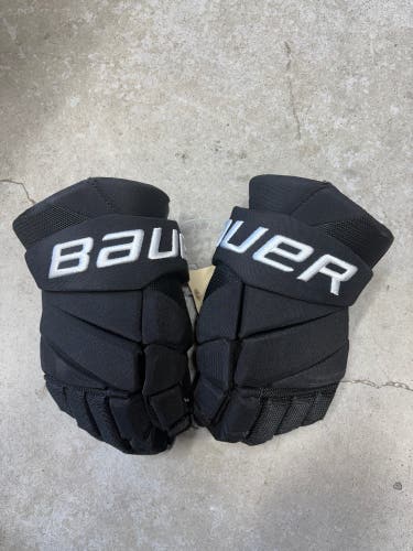 14” Bauer Vapor Hyperlite Gloves NCAA Pro Stock (New)