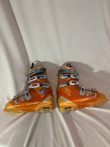 Mondo 29 & 29.5 Men's Tecnica Diablo Magnesium Ski Boots (Used)