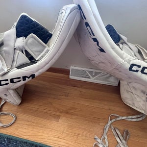 30" CCM axis 2 Goalie Leg Pads (Used)