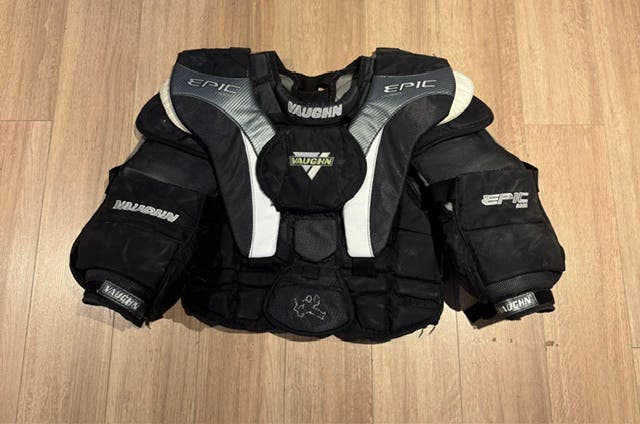 Vaughn Epic 8000 Goalie Chest Protector (Senior Small)