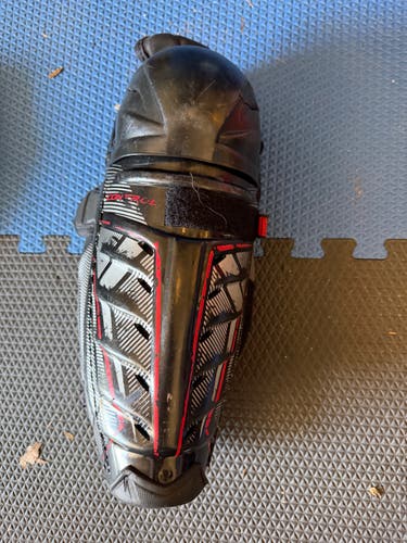 Junior CCM Control 11 Shin Pads (Used)