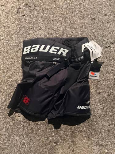 Youth Large Bauer Lindros E88 Hockey Pants New with Tags