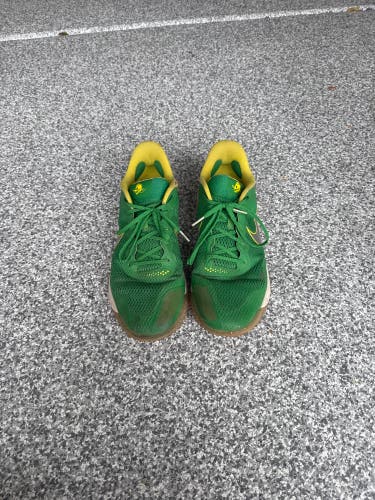 Men's Size M 10.0 (W 11.0) Adult Nike Shoes (Used)