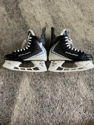 2025 Bauer Vapor Flylite Hockey Skates Regular Width Pro Stock 8.5 (Used)