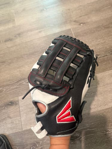 Easton Tournament elite RH Outfield Baseball Glove 14" (Used)