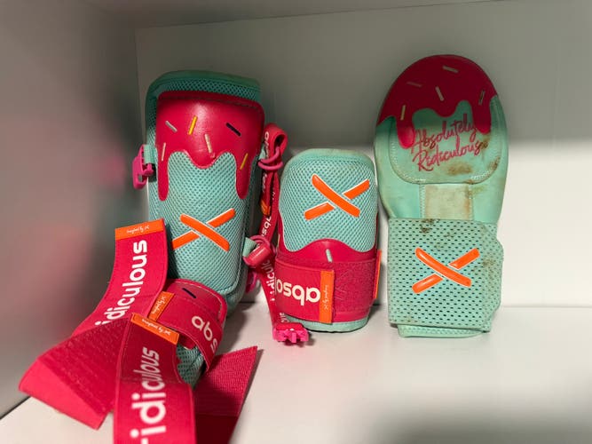 Shin Guards (Used) - Set
