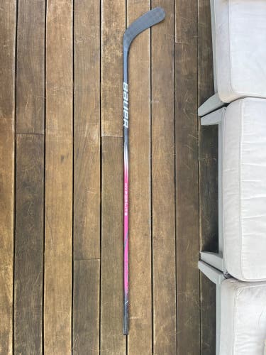 Senior Bauer Vapor Hyperlite 2 Right Handed Hockey Stick P92 77 Flex (New)