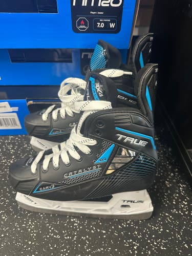 True Catalyst 3x4 Hockey Skates Regular Width 7.5 (Used)