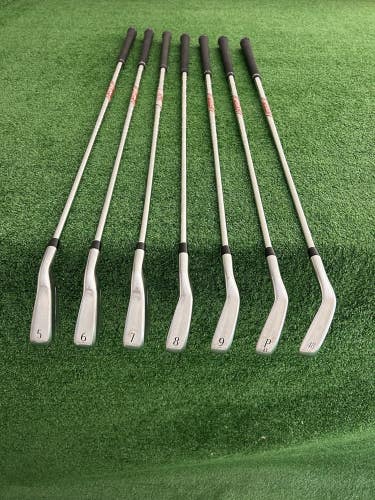 Titleist T350 25 Forged Iron Set 5-48 / True Temper AMT Red Regular