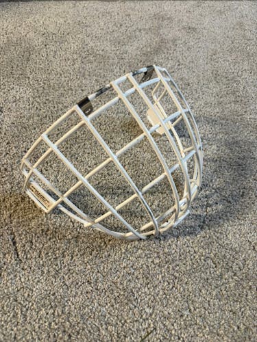 Bauer HM50 Hasek Style Cage - Small