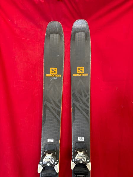 Skis: Salomon QST 92 skis, 177cm. Bindings: Salomon Warden Binding