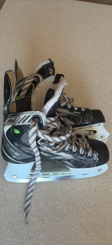 2012 Reebok 18K Pump Hockey Skates Regular Width Size 4.5 (Used)