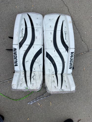26" Vaughn Ventus LT58 Goalie Leg Pads (Used)