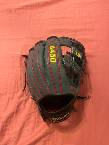 2024 Wilson A450 RH Infield Baseball Glove 11.5" (Used)
