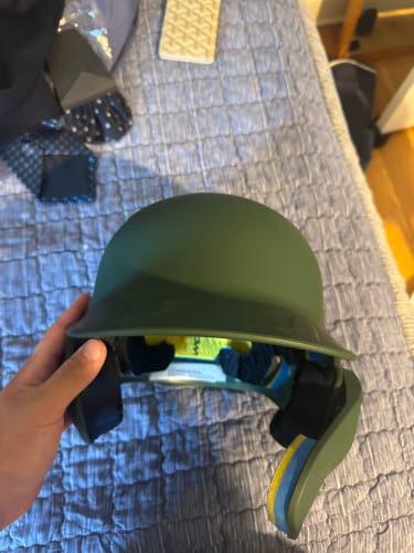 Large/Extra Large Rawlings Mach Batting Helmet (Never worn helmet)