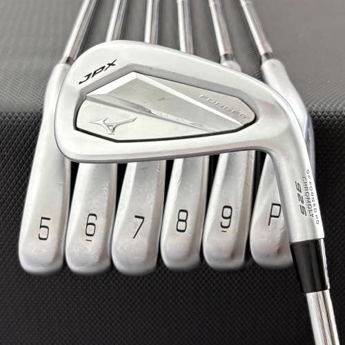 MIZUNO JPX 925 FORGED IRON SET 4-P