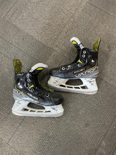 Used Bauer VAPOR 3X Junior Hockey Skate Junior 02 11614-S000240164