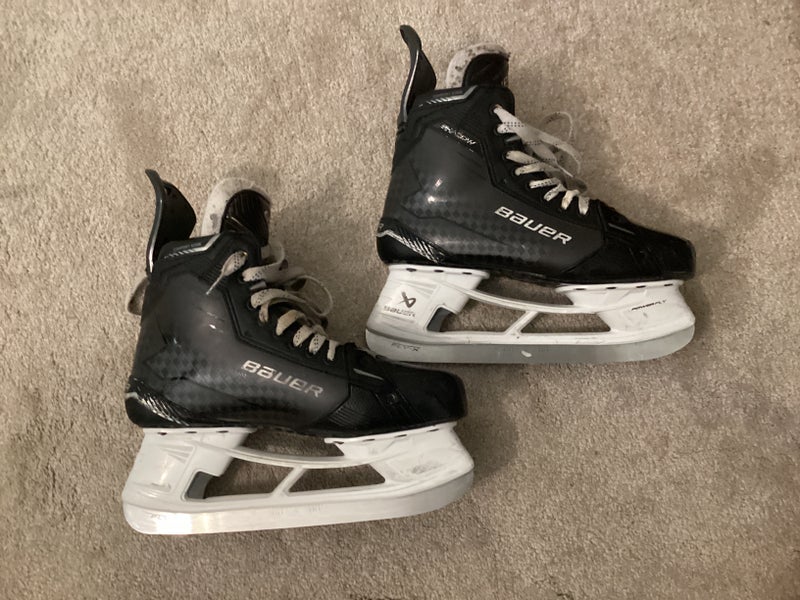 Black 2024 Bauer Supreme Shadow Hockey Skates Regular Width 9 (Used)