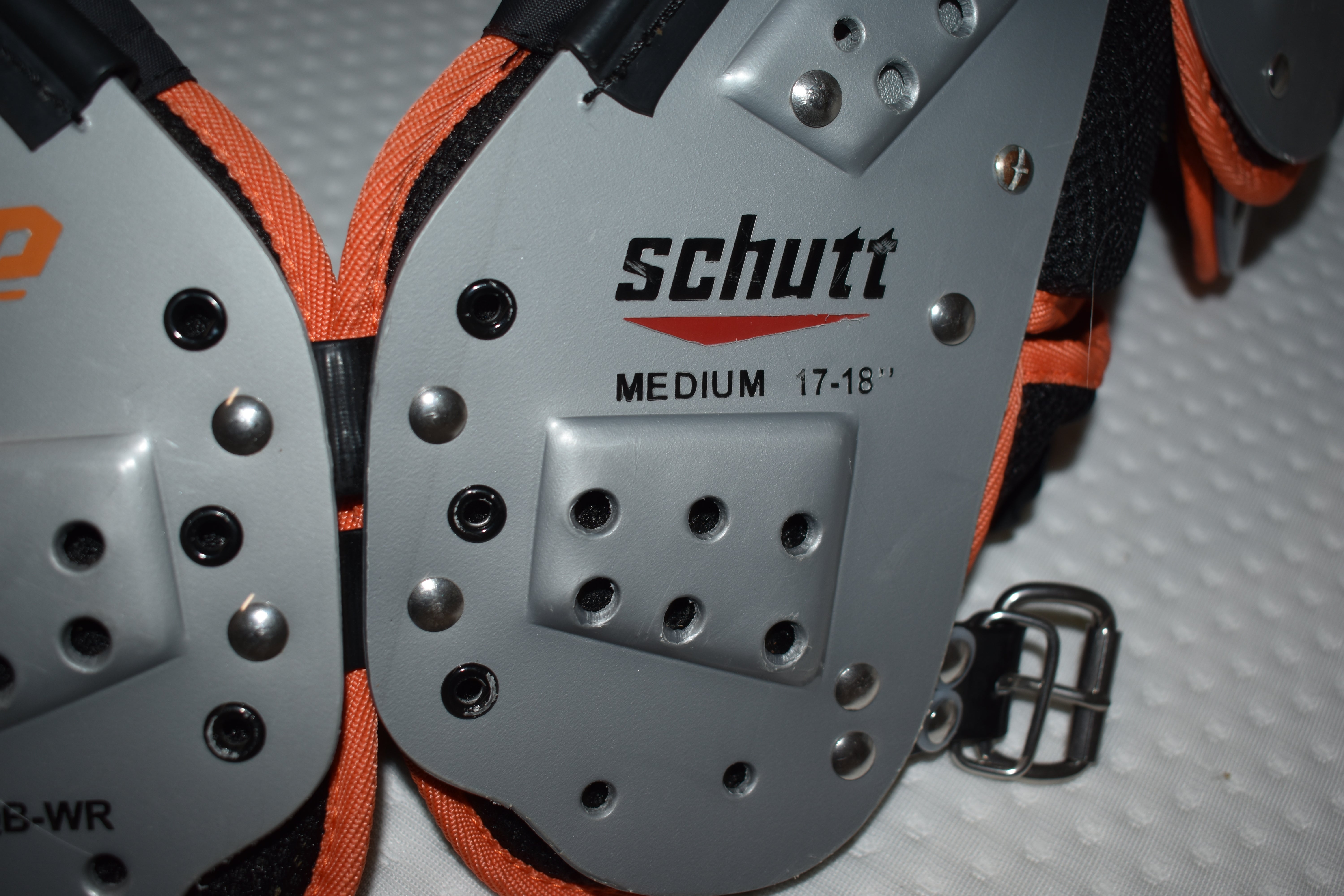 Schutt XV HD QB/WR Football Shoulder Pads, Adult Medium (17-18