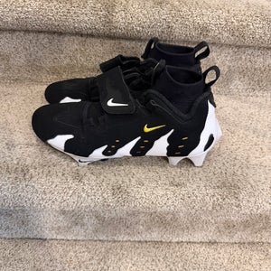 Men's Size M 10.0 (W 11.0) Nike Cleats Mid Top Molded Cleats (Used)