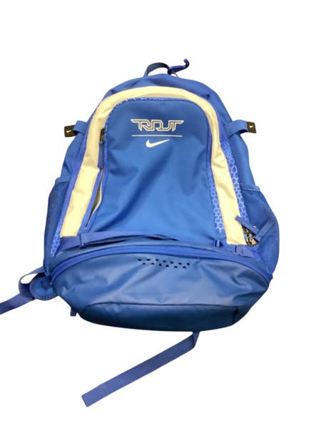 nike backpack baseball bags Diamond Bat Pack Select Red The Nike Diamond Bat Pack Select Backpack is crafted from tightly woven polyester for enhanced durability Used Nike BAG BB/SB Player