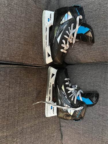 True TF9 Hockey Goalie Skates Senior - 5.5