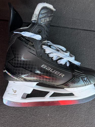 2024 Bauer Supreme Shadow Hockey Skates Regular Width 11 (Used)