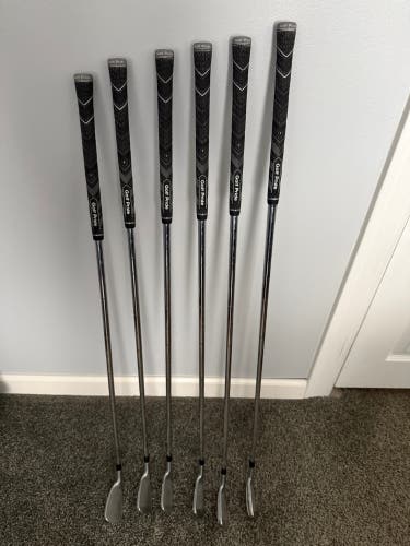 Men's 2023 Mizuno JPX 923 Tour Right Handed Iron Set Stiff Flex 36" (Used)